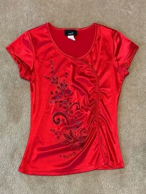 Vintage rue21 Chinese Asian Style Red Short Sleeve Top with Floral Embellishment